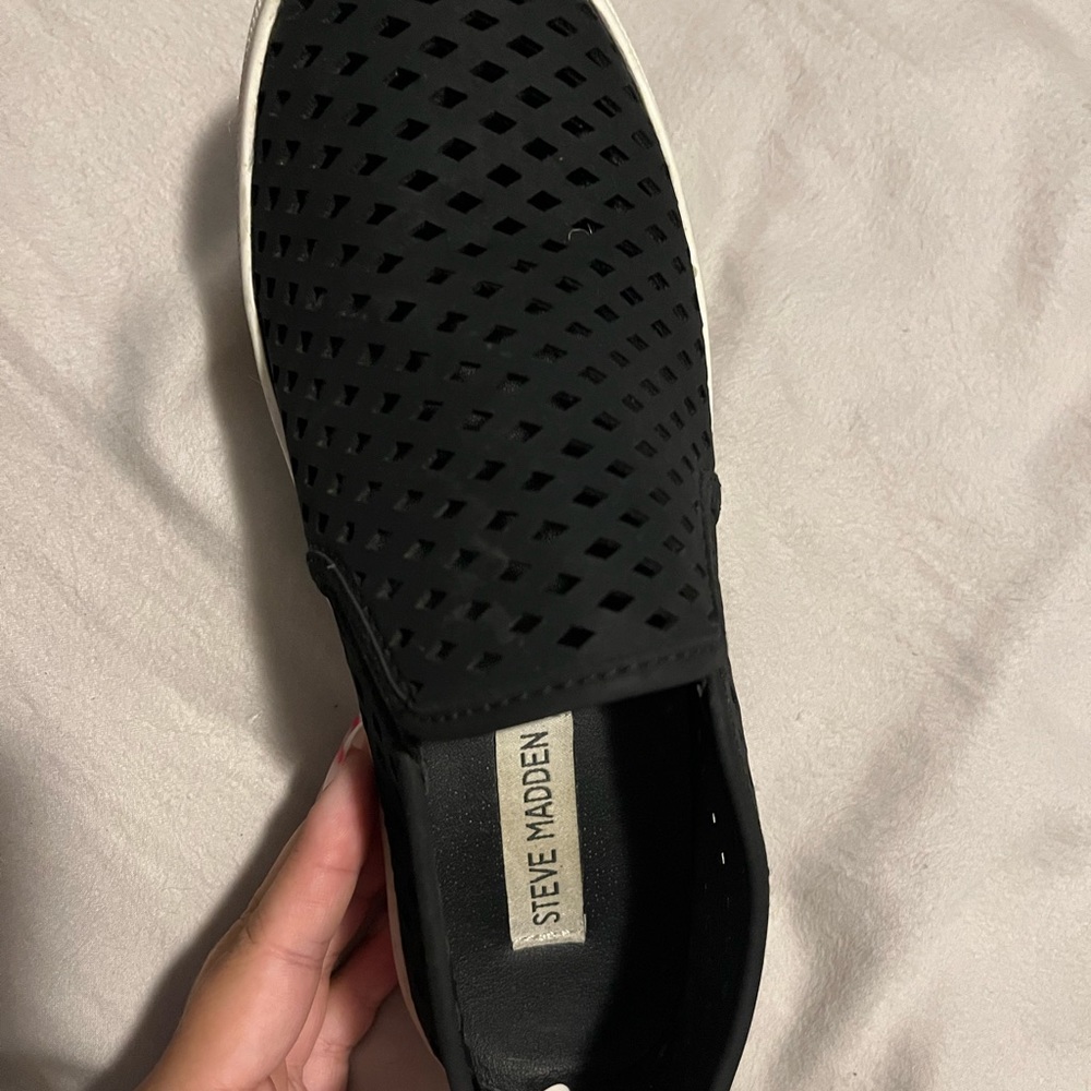 STEVE MADDEN BLACK SHOES SIZE 7.5 WORN ONCE